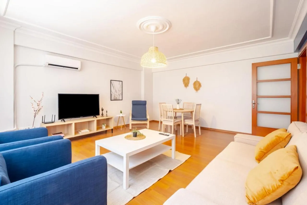 Splendid Flat With Central Location In Sisli Istanbul
