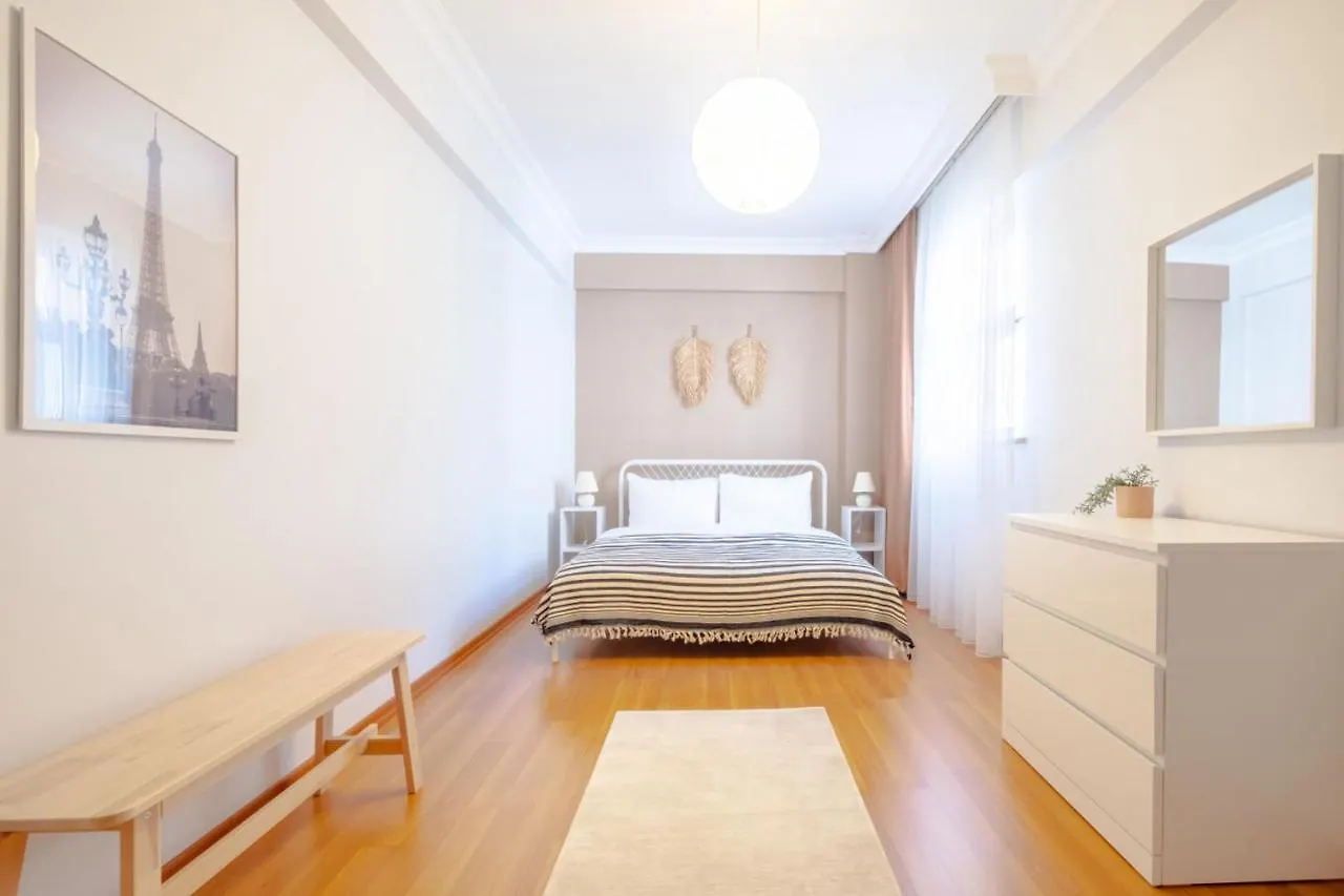 Splendid Flat With Central Location In Sisli イスタンブール